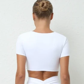 Белая спортивная майка с бюстгальтером