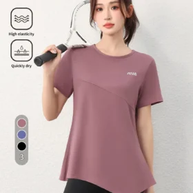 девушки в спортивных шортах