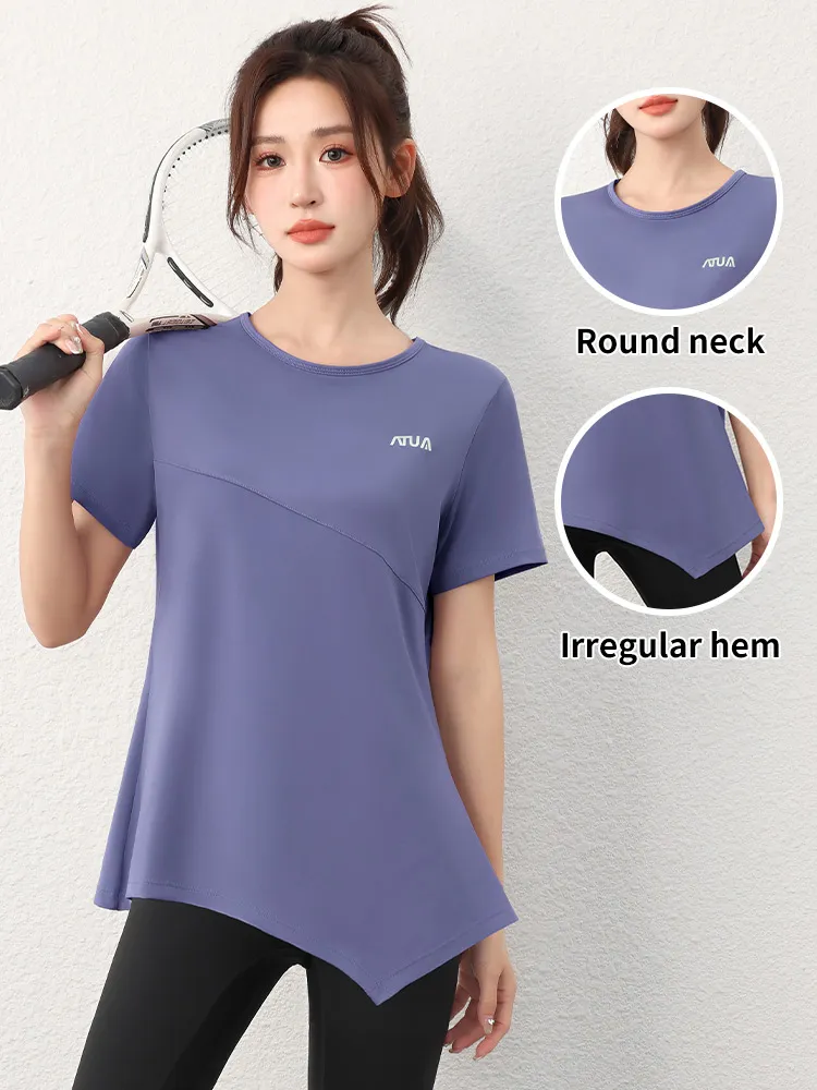 девушки в спортивных шортах